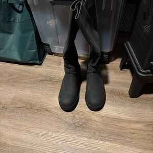 Easy Street Women's Black Winter Boots
